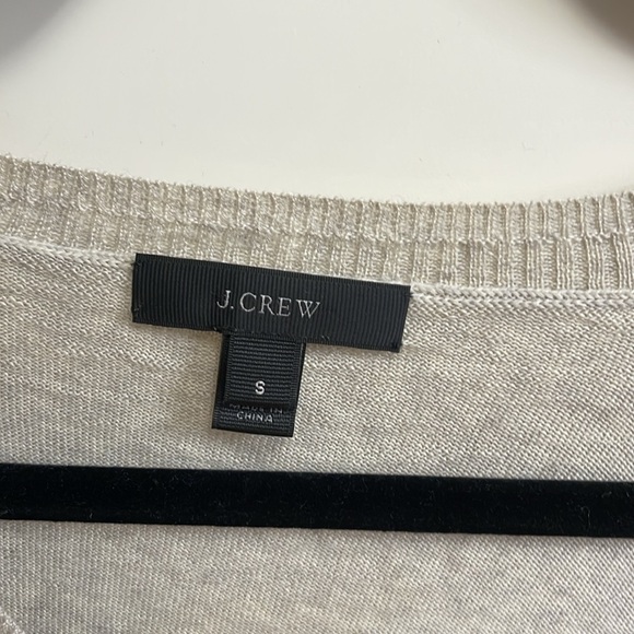 J Crew V Neck Top - Picture 2 of 5